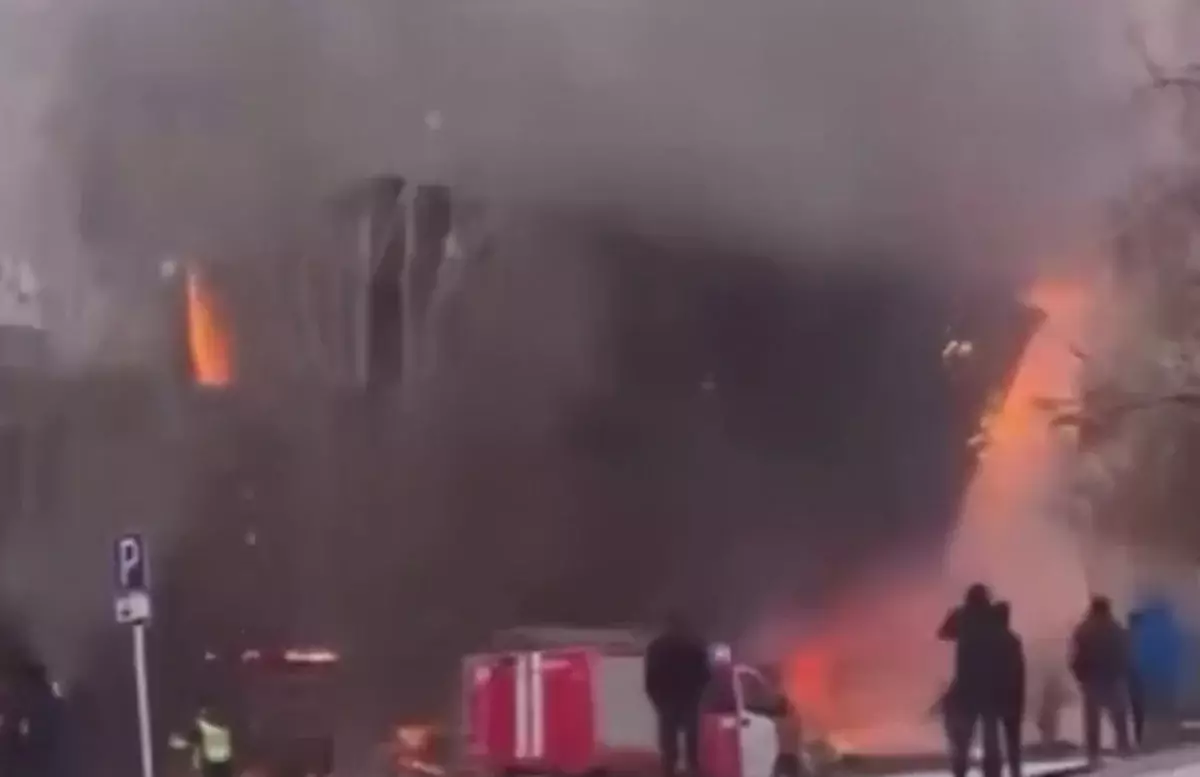 Астанада бұрынғы кинотеатрдың ғимаратында өрт шықты