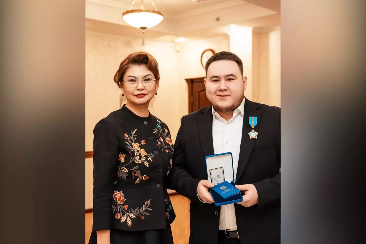 «Құрмет» за «Грэмми»: Иманбек получил орден ко Дню Республики
