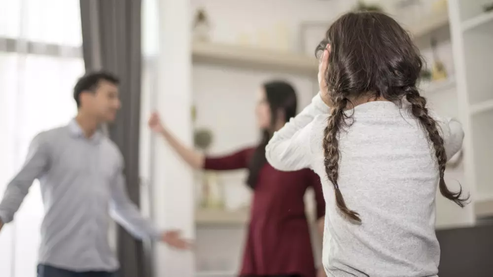 Необычное дело: казахстанца не освободили от алиментов на неродного ребенка