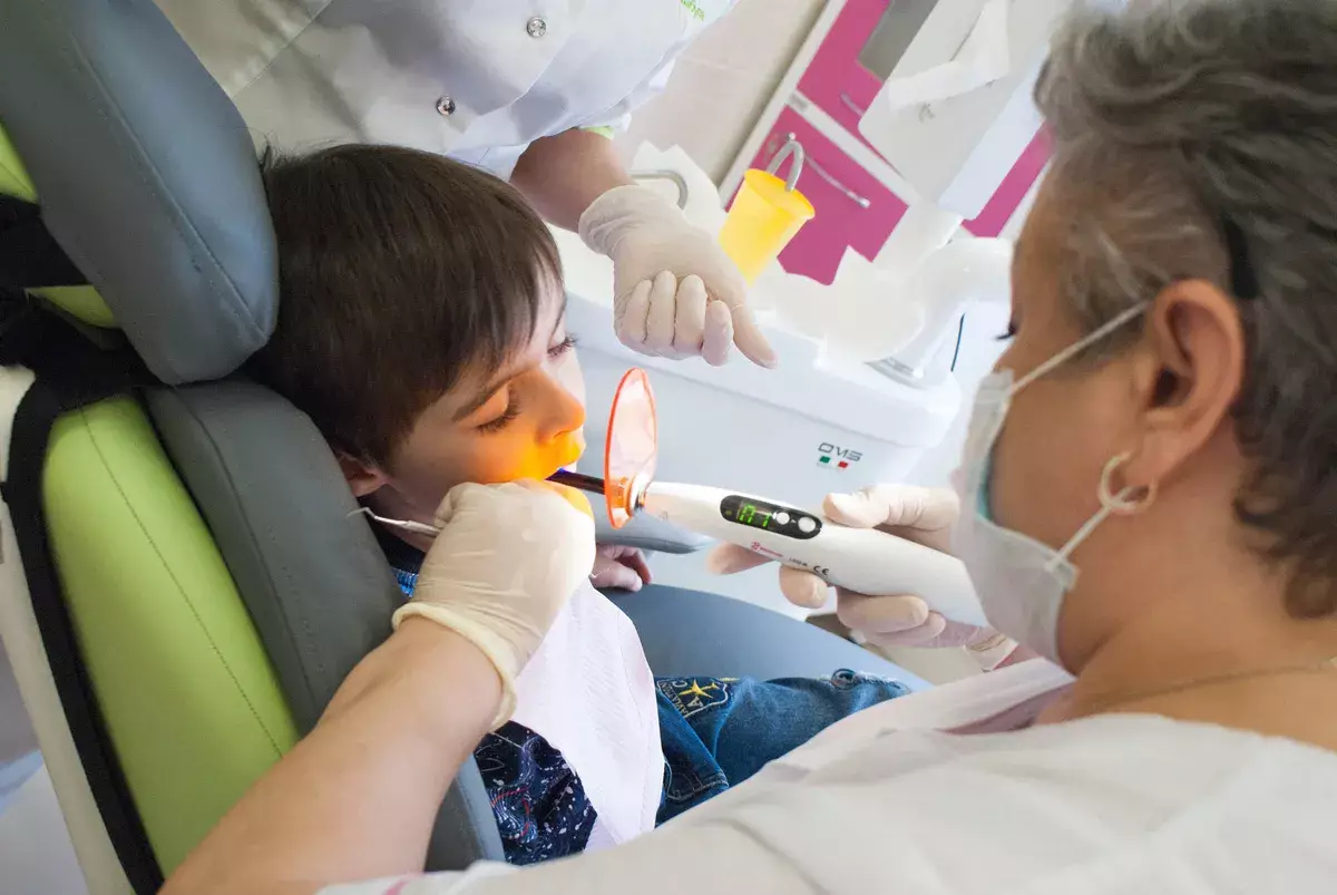 18 тісін емдетпек болған 3 жасар қыздың өлімінен кейін стоматологиялар тексеріліп жатыр