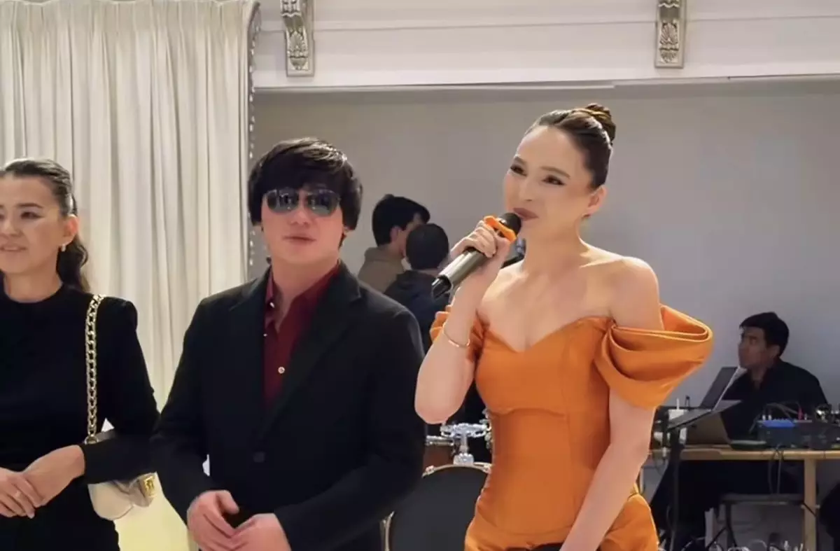 «Сіздерді жақсы көремін»: Қайрат Нұртас қайынжұртының алдында ағынан жарылды (ВИДЕО)