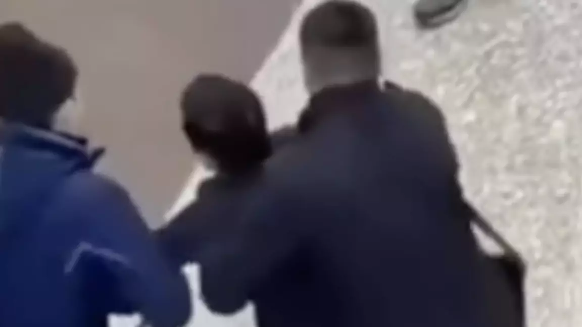 Желіде "жігітті жұмыс орнынан әскерге күштеп алып кеткен" деген видео тарады