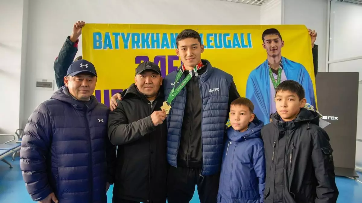 ВКО встретил чемпиона мира Батырхана Толеугали тёплыми овациями