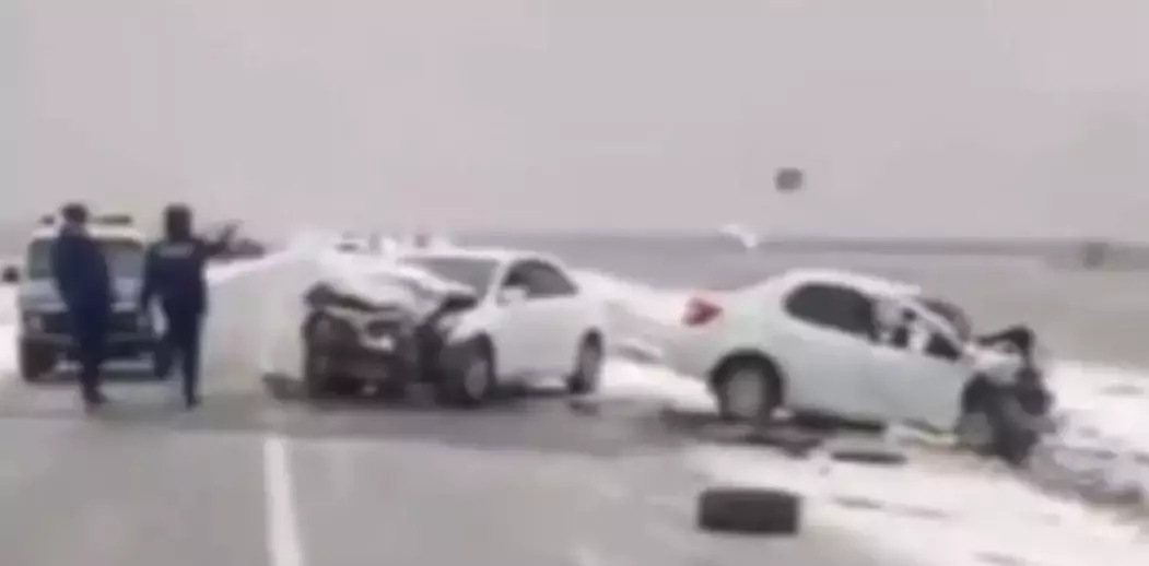 Ақтөбе облысында Toyota мен Renault соқтығысты: оқиға бір адамның өлімімен аяқталды