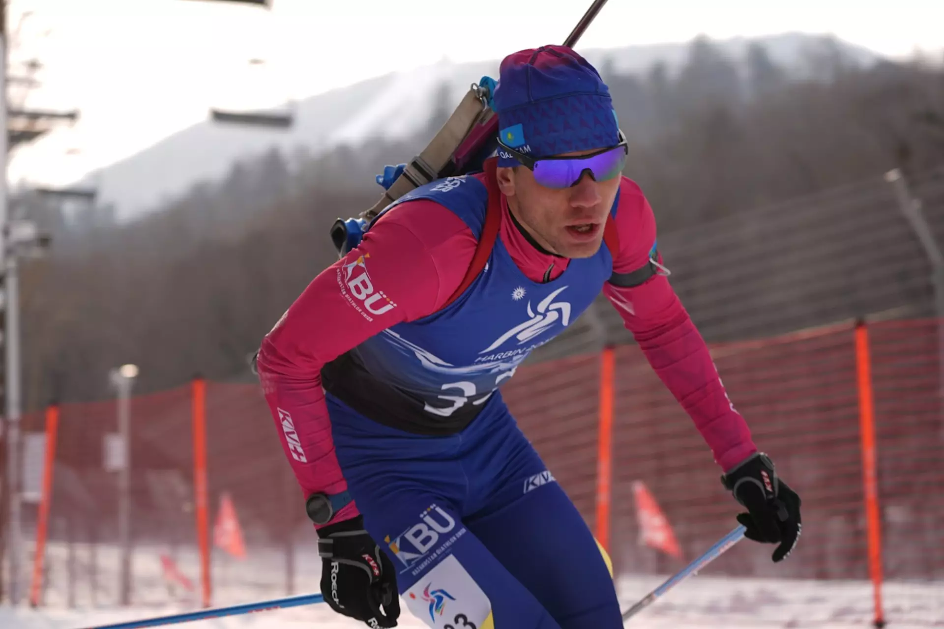 Казахстанский биатлонист заработал первые очки в сезоне на этапе Кубка мира