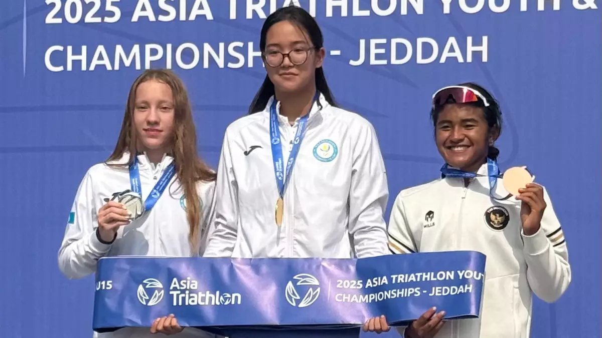 Қазақстандық жас триатлоншылар Азия чемпионатында алтын мен күміс жеңіп алды