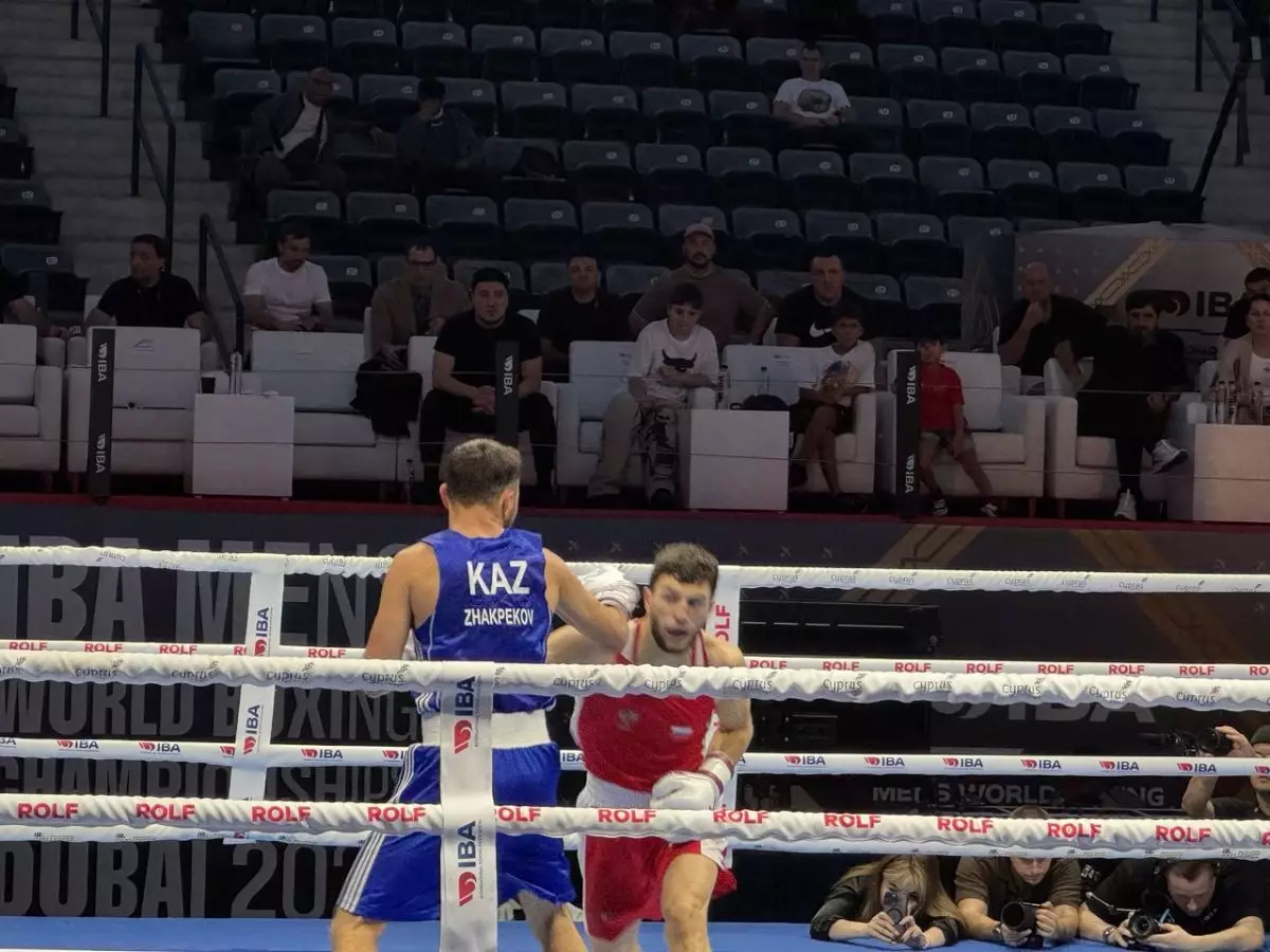 Қарсыласын нокдаунға түсірген Жақпековке жеңісті бермеді