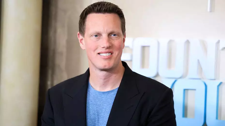 Paramount начинает враждебное поглощение Warner Bros Discovery, заявив, что их предложение выгоднее сделки с Netflix.