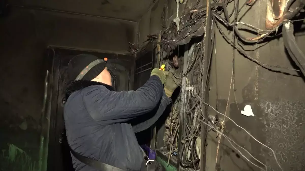 Астанада бес қабатты тұрғын үйден өрт шығып, 11 жастағы қыз көз жұмды