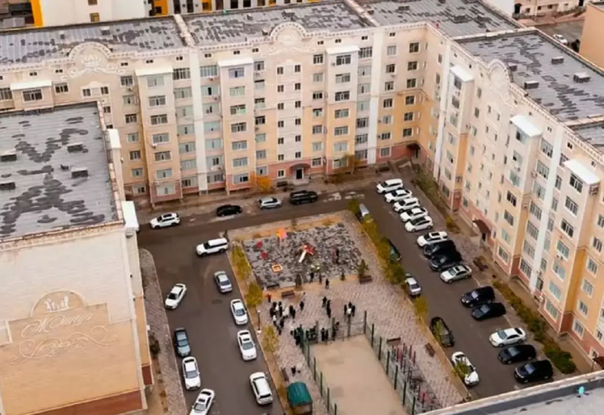 «Боимся остаться без квартир»: в Актау жители ЖК «Жанұя» записали видеообращение - новости на Lada.kz 08.12.2025