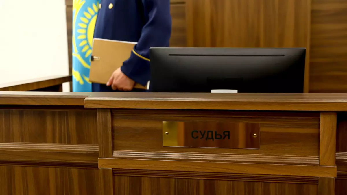 Қабырғасы сынып, бүйрегі алынған: Науқасты аяусыз соққыға жыққан санитарға үкім шықты