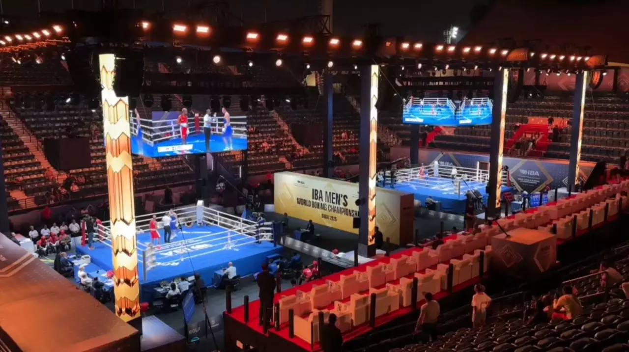 Санатали Тольтаев пробился в четвертьфинал ЧМ по боксу