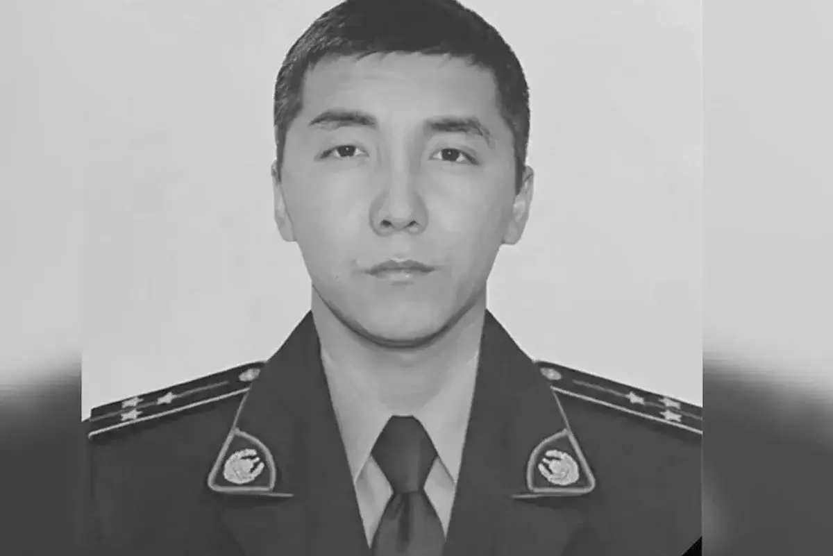 Погиб, исполняя долг: в Акмолинской области насмерть сбили полицейского