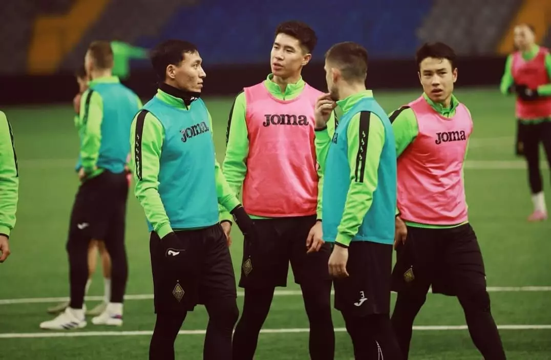 «Қайрат» Астанадағы ЧЛ матчы алдында ресми жаттығу өткізді (ВИДЕО)