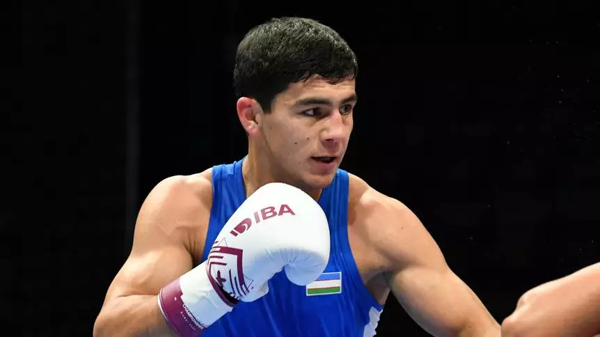 Чемпион мира из Узбекистана выиграл второй бой на ЧМ-2025 по боксу