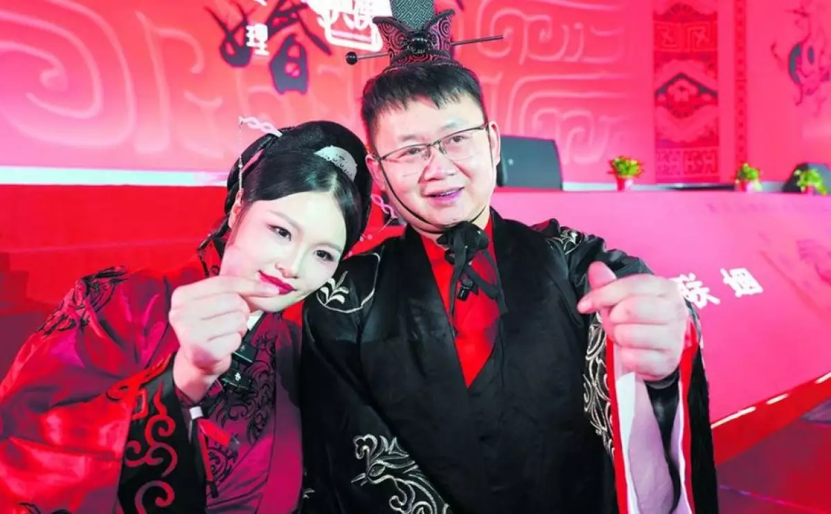 Китаянка вышла замуж за спасшего ее 17 лет назад мужчину