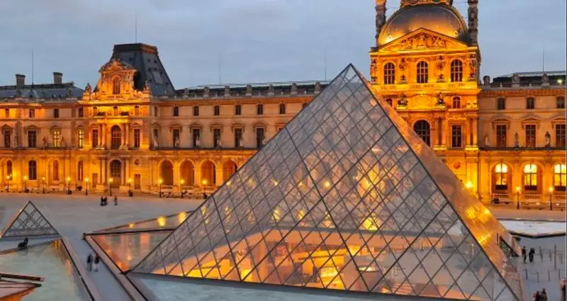 Сотрудники Лувра объявили бессрочную забастовку