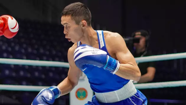 Прямая трансляция боя Бибосынова, Жусупова и битва Казахстана с Узбекистаном на ЧМ-2025 по боксу