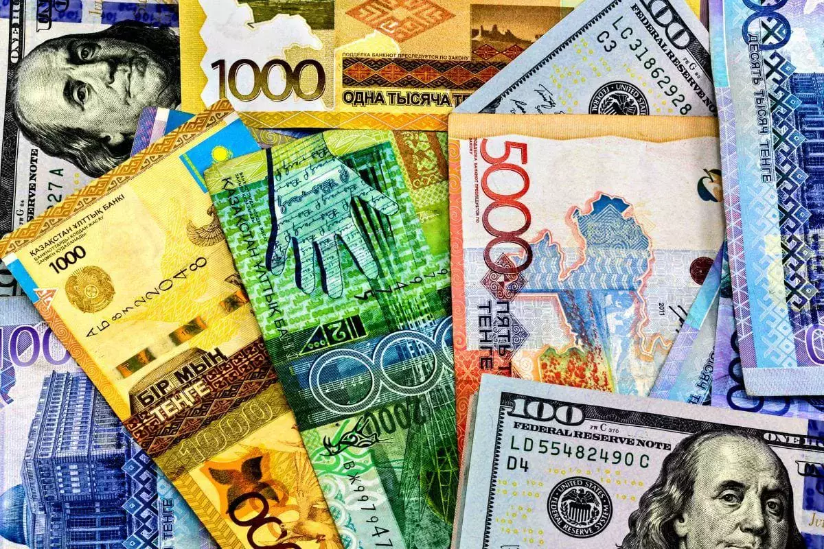 Доллар и евро рванули вверх: Нацбанк РК изменил курсы на 9 декабря