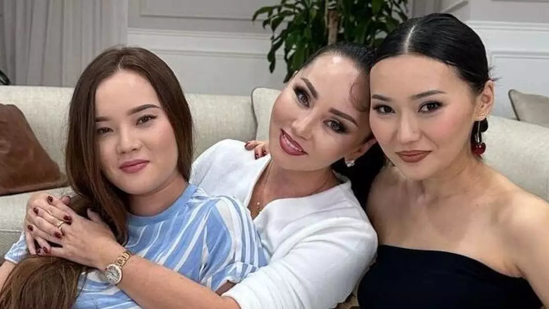 Баян Алагөзованың бір күндік киімі - қанша баспана құнымен тең?