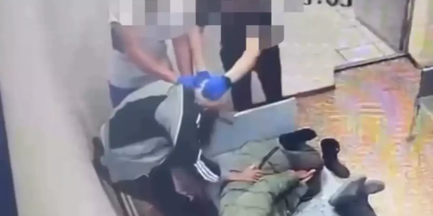 Қостанайда 61 жастағы зейнеткерді соққыға жыққан санитар сотталды