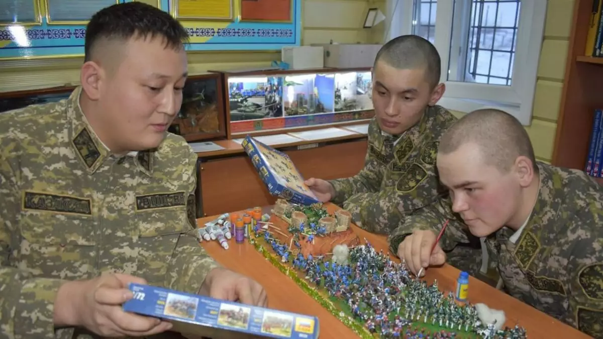 Замполит оживляет историю