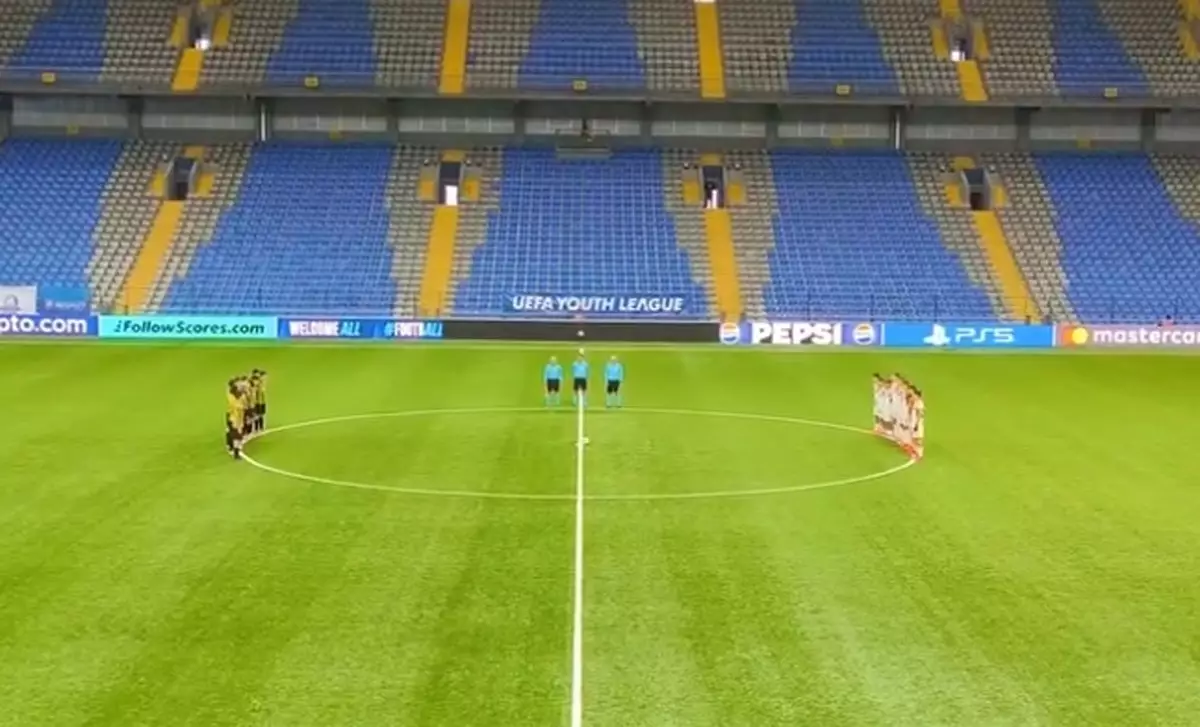 Матч Юношеской лиги «Кайрат» – «Олимпиакос» начался с минуты молчания в память о Кирилле Кекере