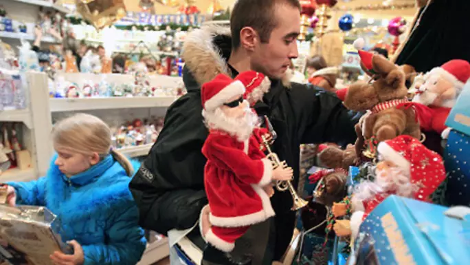 "Қазақтың жауысыңдар» – "Барахолканы" аралаған еркек дабыл қағып, жұртты қарғады