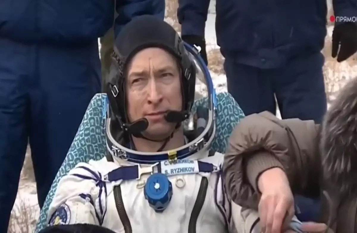 Үш ғарышкер мінген "Союз МС-27" кемесі Қазақстанға қонды (видео)