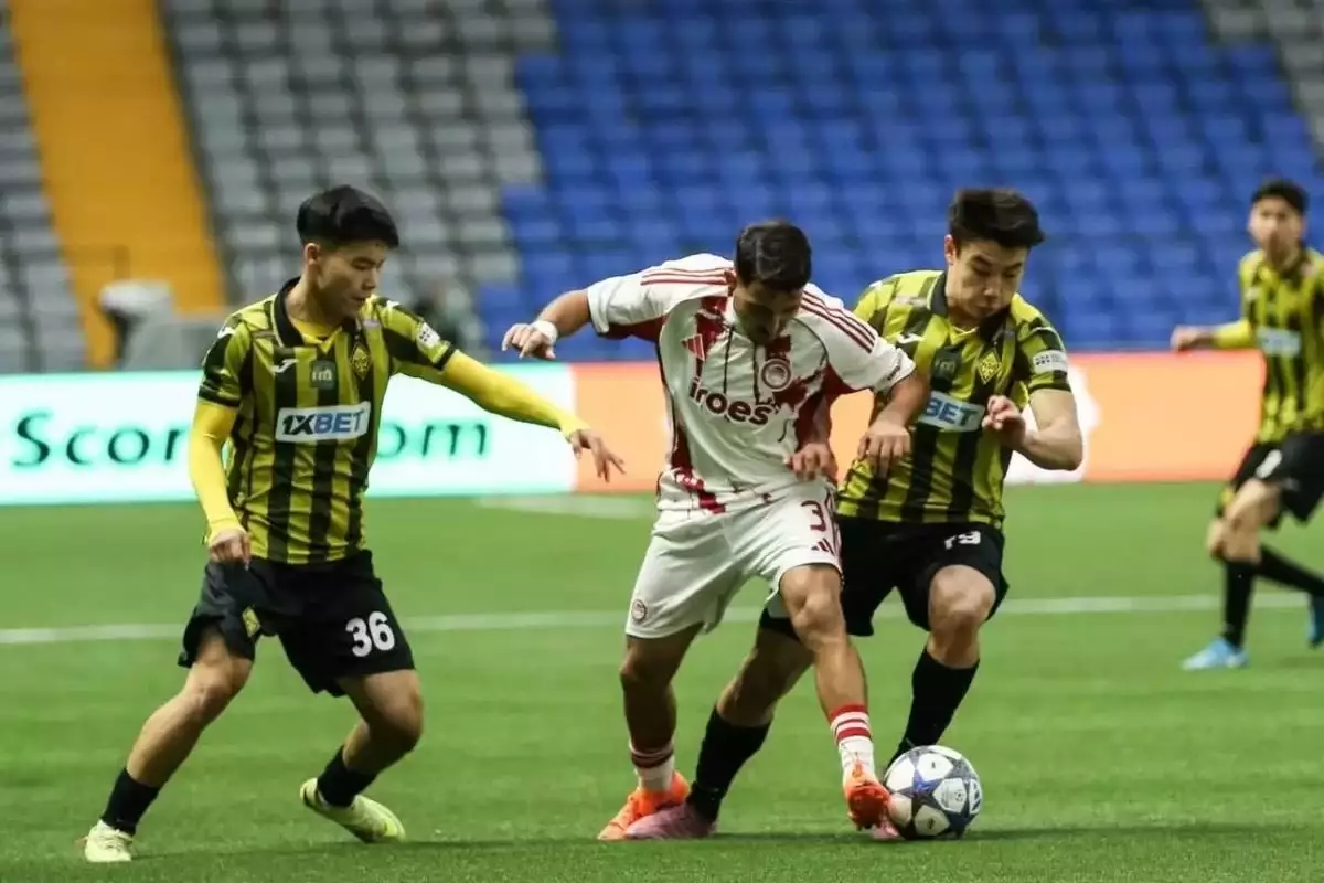 Шерхан Қалмұрза бастаған “Қайрат” жастары “Олимпиакосты” 2:0 есебімен айқын басымдықпен жеңді