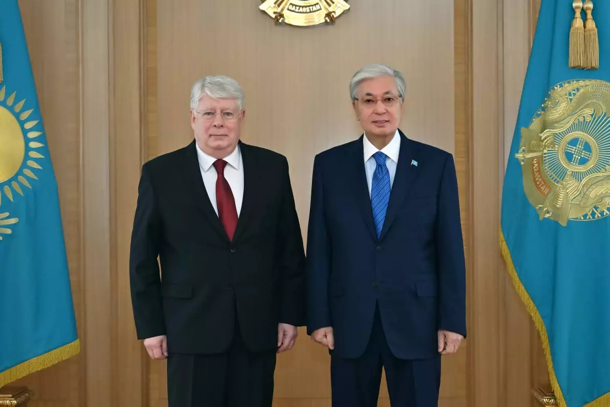 Глава государства принял посла России в Казахстане