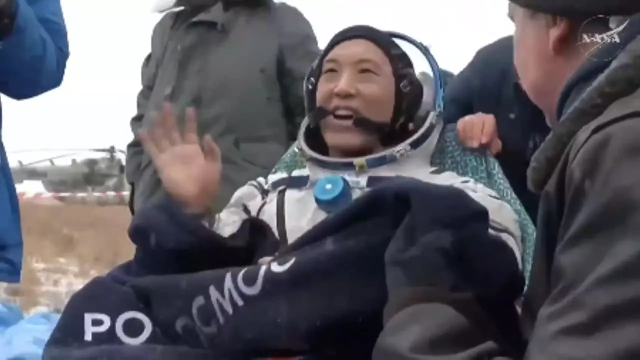 Экипаж вернулся на Землю после 245-дневной миссии на МКС, корабль Союз МС-27 совершил посадку в Казахстане.