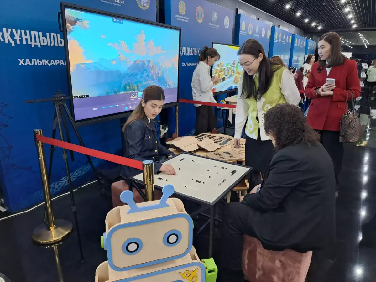 Форум с участием зарубежных педагогов проходит в Астане