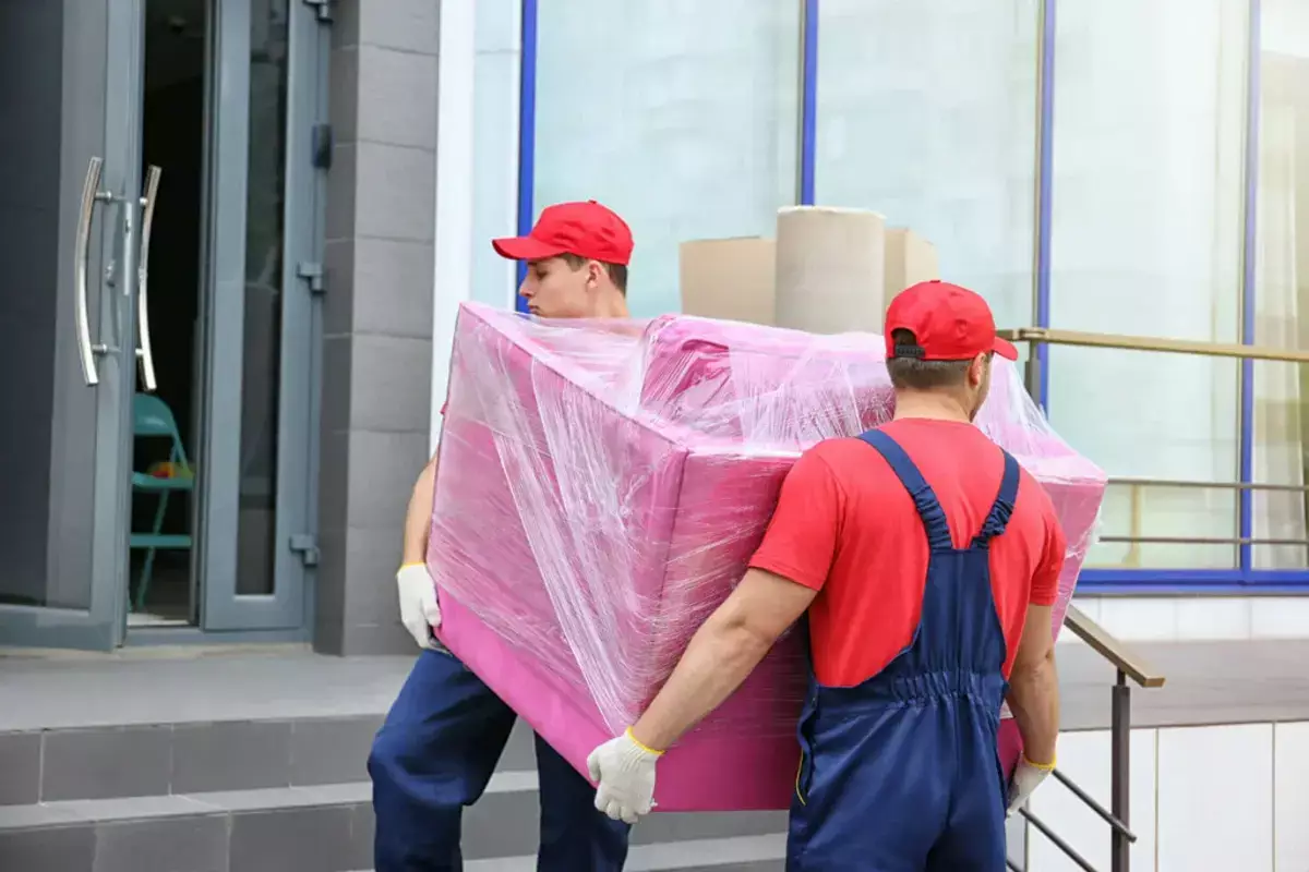 Зарплаты грузчиков в России резко выросли - новости на Lada.kz 09.12.2025