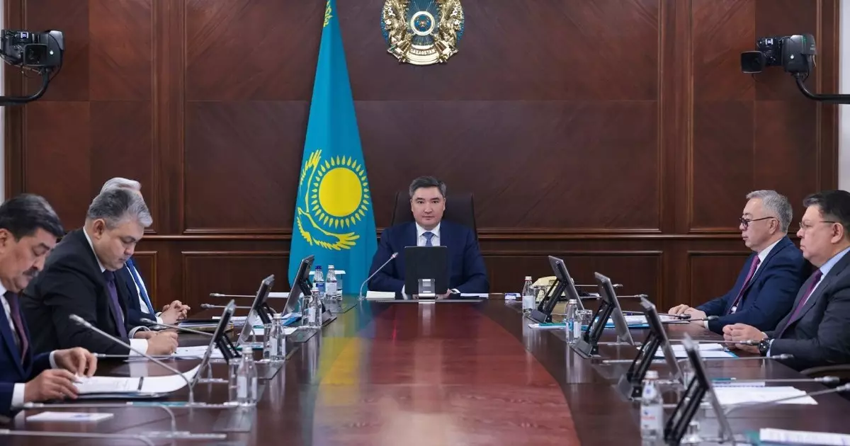  Бектенов қоқыс өңдеуге құлықсыз шенеуніктерді сынға алды 