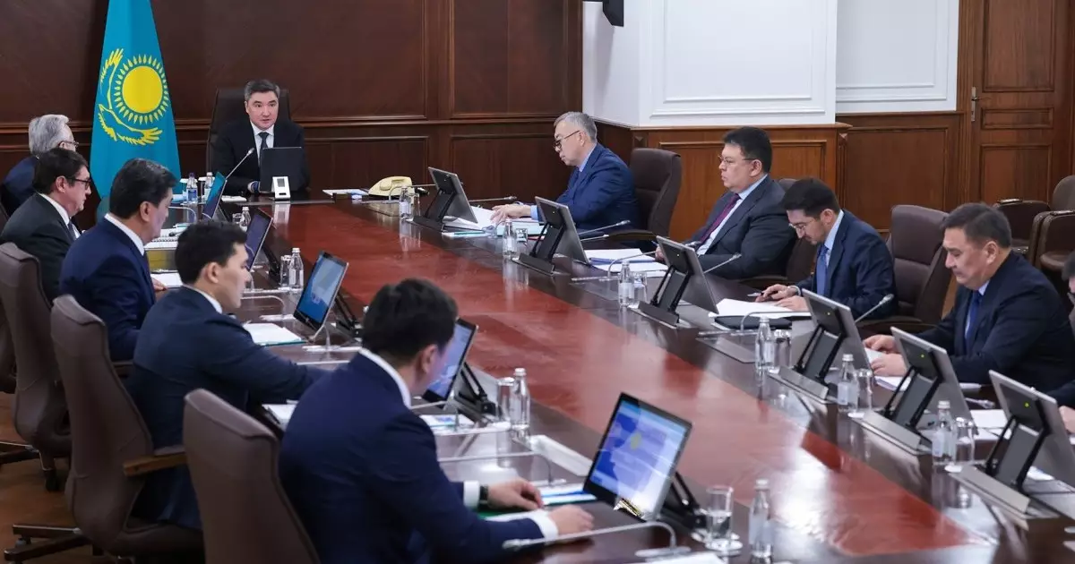  Олжас Бектенов Ұлттық құрылтайдағы Президент тапсырмаларының орындалуын талқылады 