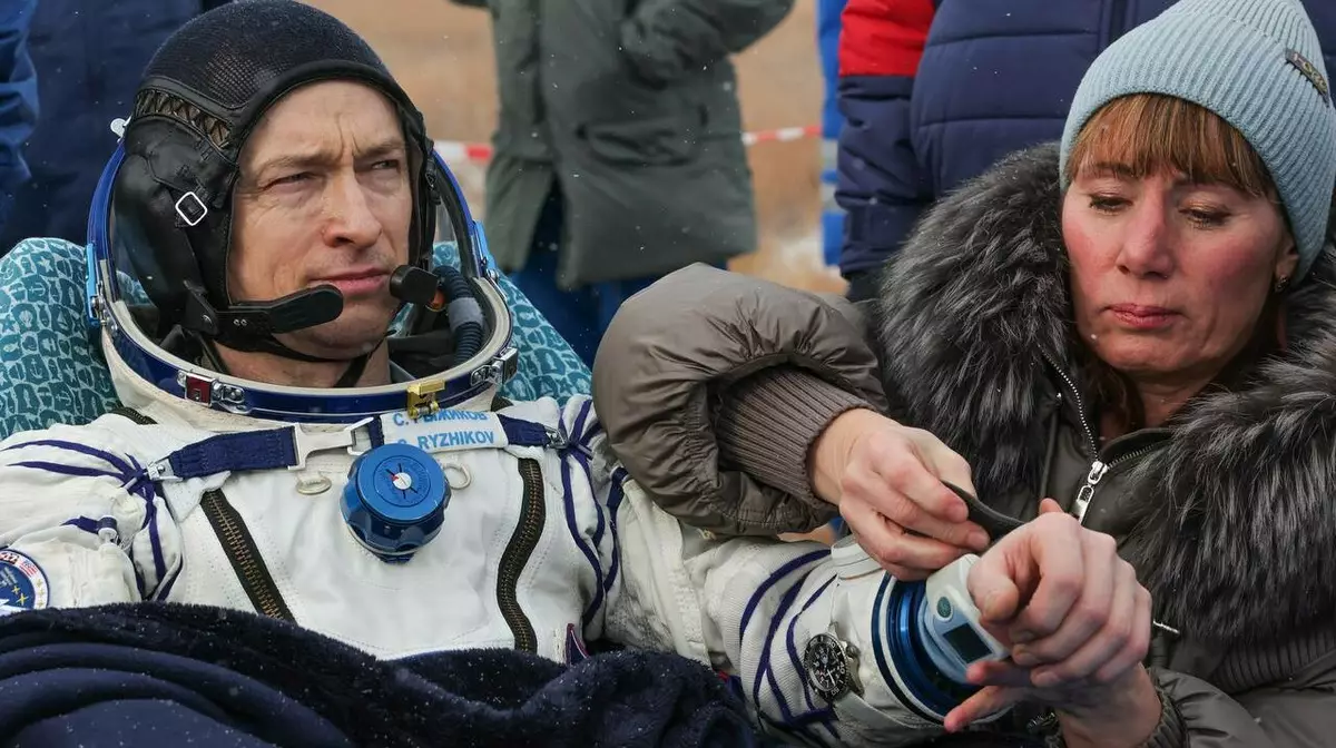 Космический корабль приземлился недалеко от Жезказгана