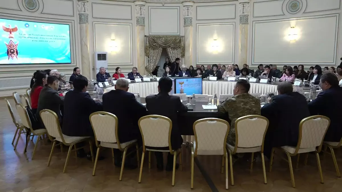 Біз әртүрлі болсақ та бір шаңырақ астында өмір сүріп жатырмыз - Абдухалил Уралбаев