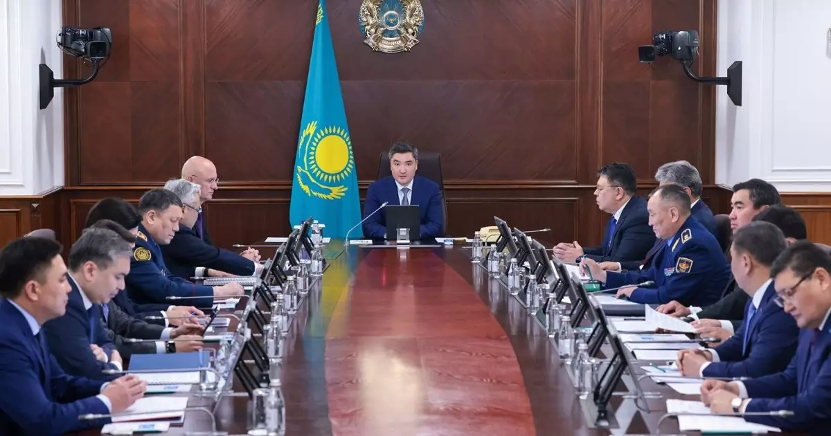  Олжас Бектенов өндірістегі қауіпсіз еңбек жағдайларын қамтамасыз етудің басым міндеттерін белгіледі 