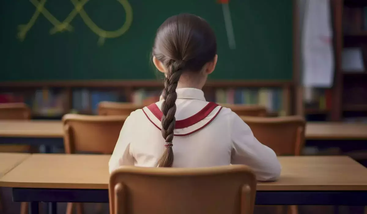 Школьник сломал позвоночник однокласснице в Астане