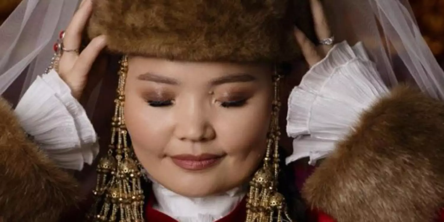 Әлемді тәнті еткен бүркітші қыз Айшолпан тұрмысқа шықты