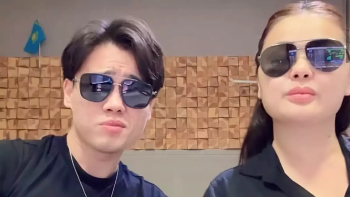 "Тұрсынбек бармағын шайнасын": Мөлдір Мұқан қуанышты жаңалығын бөлісіп, халықтан сүйінші сұрады (ВИДЕО)