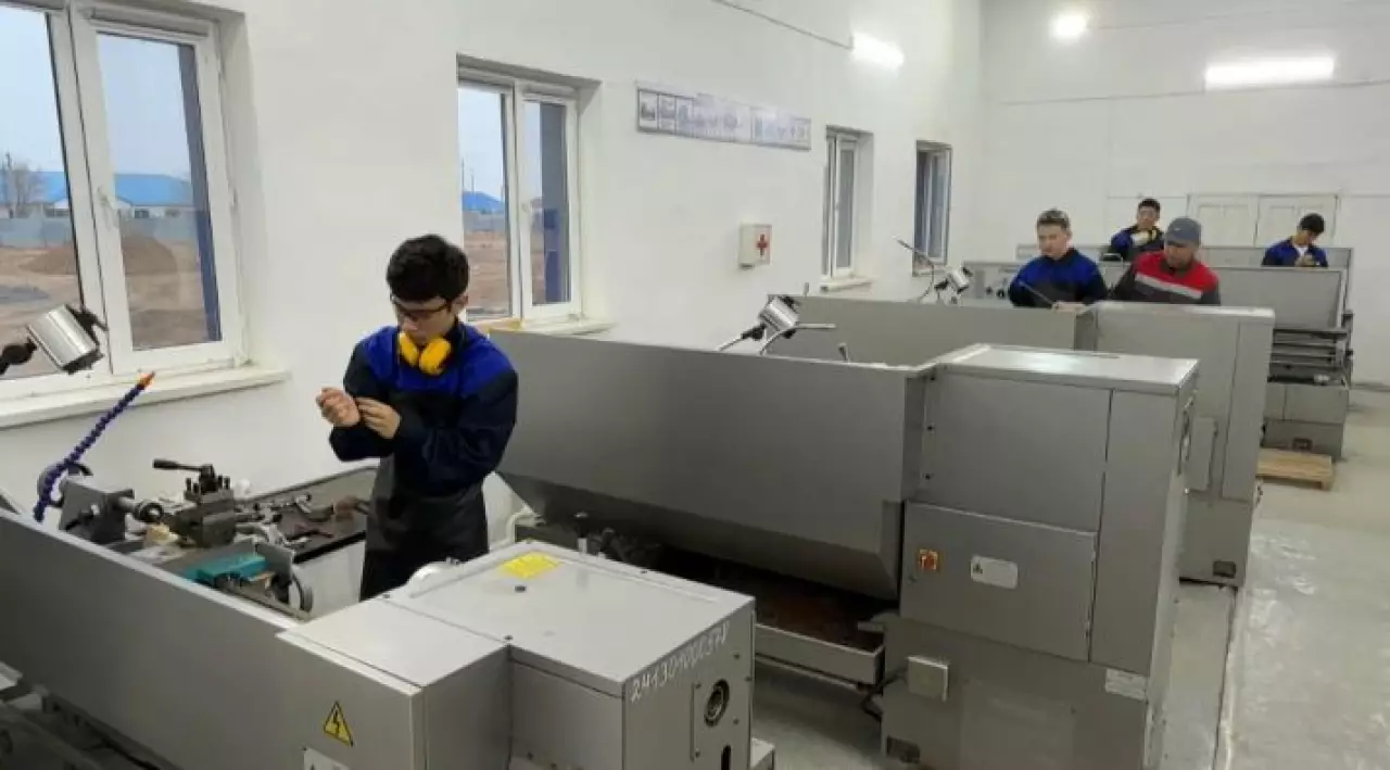 Токарей не хватает в Атырауской области