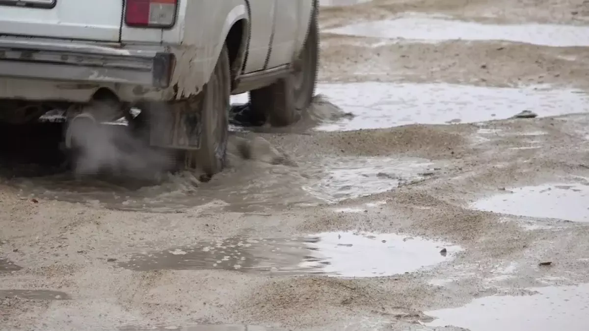 Әкім уәдесін орындамайды: маңғыстаулықтар жол азабын тартып келеді
