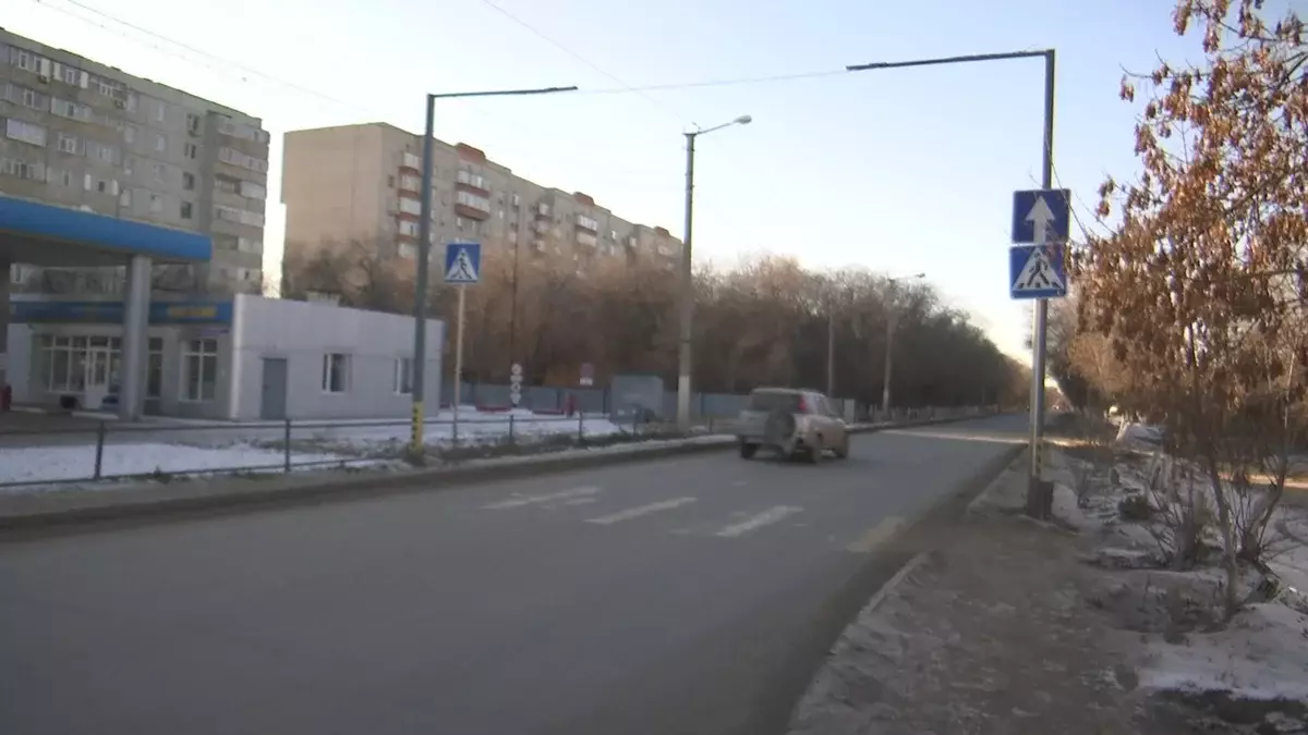 Чудом осталась жива: в Актобе на пешеходном переходе сбили 6-летнюю девочку