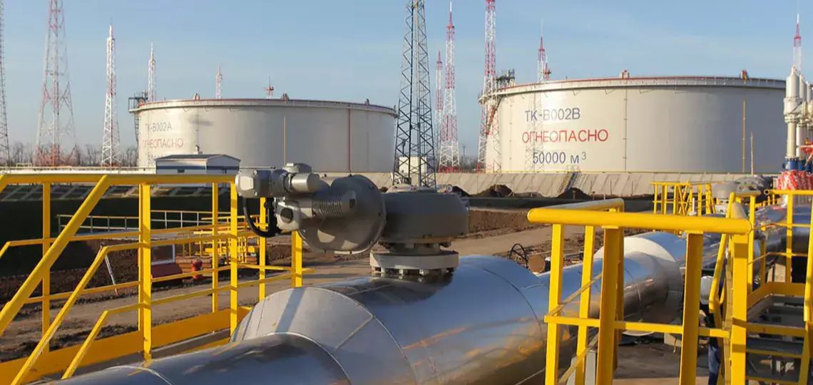 Украинский дрон вывел из строя терминал КТК, нарушив экспорт нефти из Казахстана.