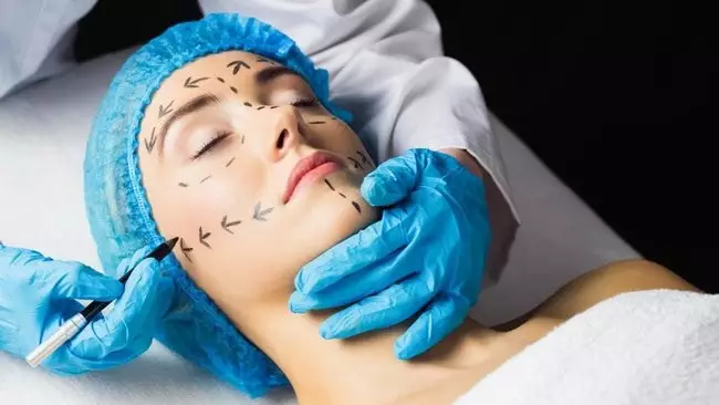 Қазақстандықтар зейнетақы қаржысын пластикалық операцияға ала бастады