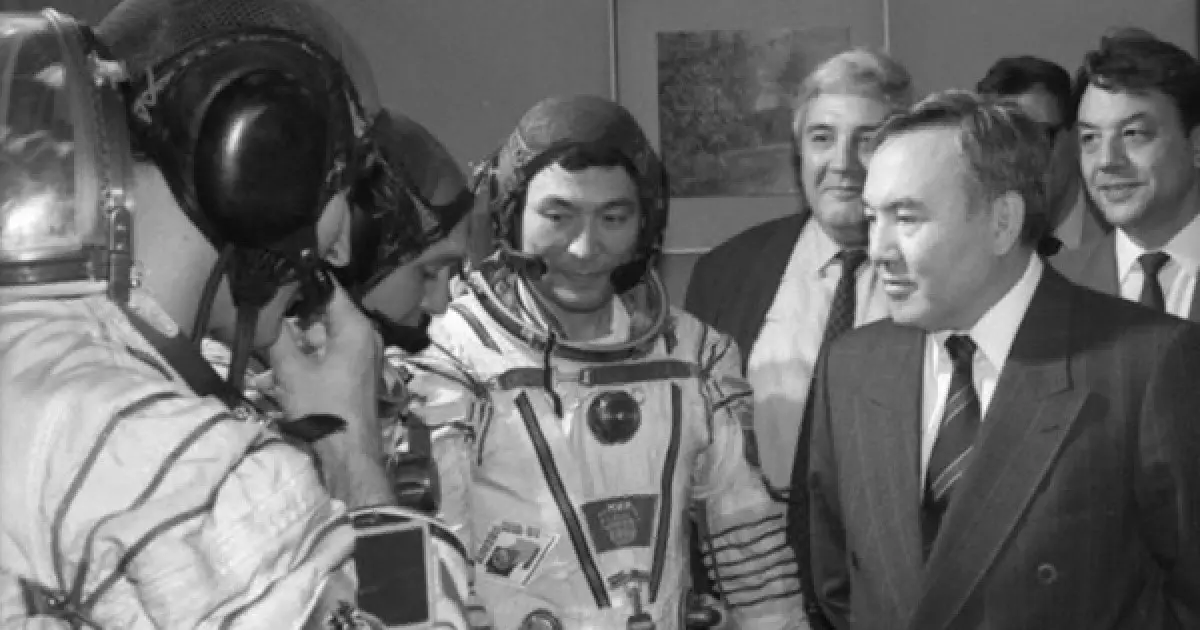  `Ашуланып, қатты-қатты сөз айттым`: Тоқтар Әубәкіров Назарбаевқа неліктен ұрсып берді? (ВИДЕО) 