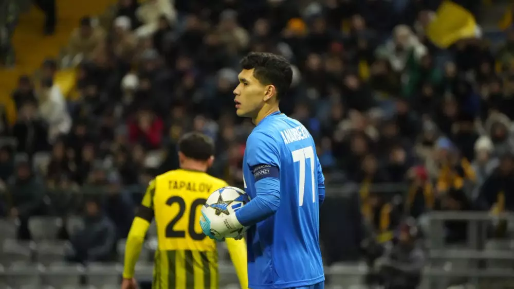 Сейвы Анарбекова спасли “Кайрат“ от разгрома в Лиге чемпионов