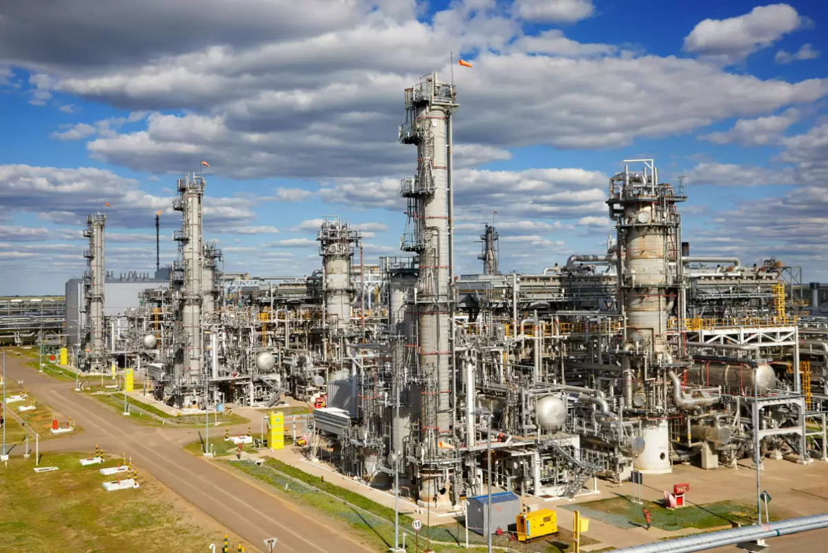 Цена нефти под угрозой: Как снижение котировок повлияет на экономику Казахстана